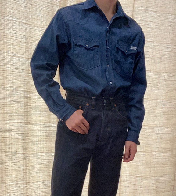 Vintage】ROEBUCKS（ローバックス）のデニムウェスタンシャツの着画 